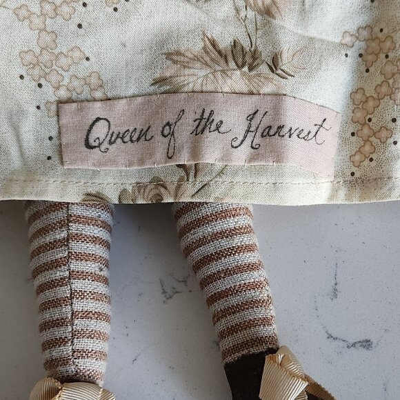 Nicol Sayre Handcrafted Folk Art Doll (Queen of the Harvest) - Picture 9 of 12